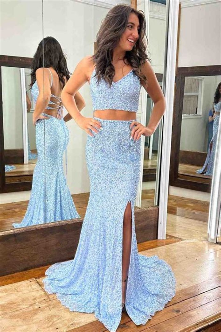 Are 2 piece prom dresses in style
