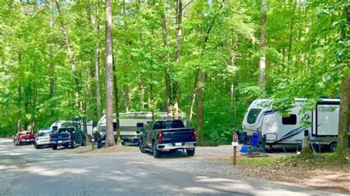 Are there any RV campsites near Woodstock GA?