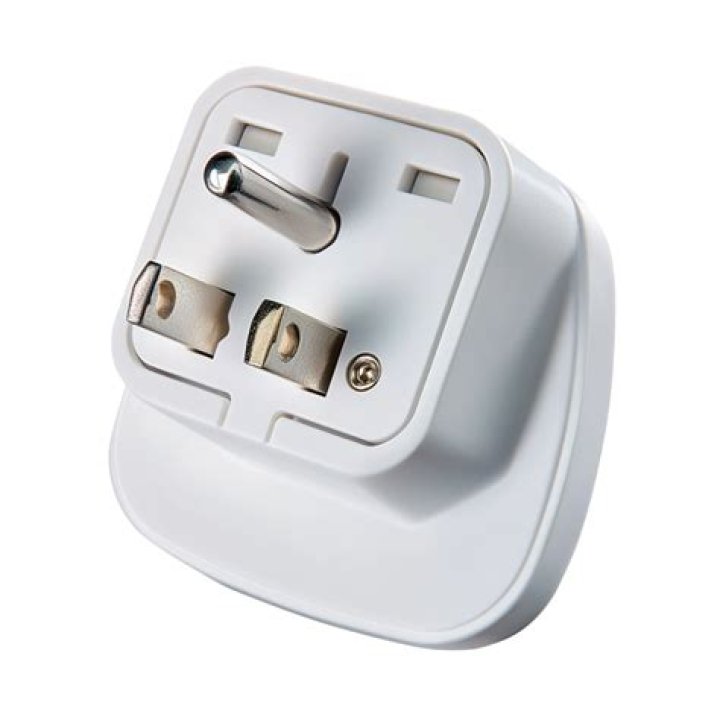 Can a caravan power adaptor be used at home?