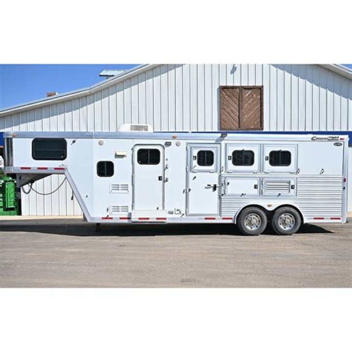 Can a half-ton pull a 3 horse trailer?
