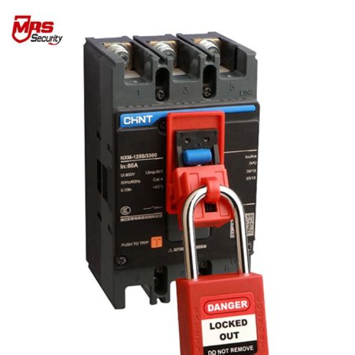 Can an outlet cause a breaker to trip?