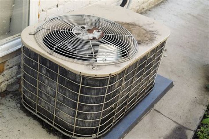 Can old air conditioners be dangerous?