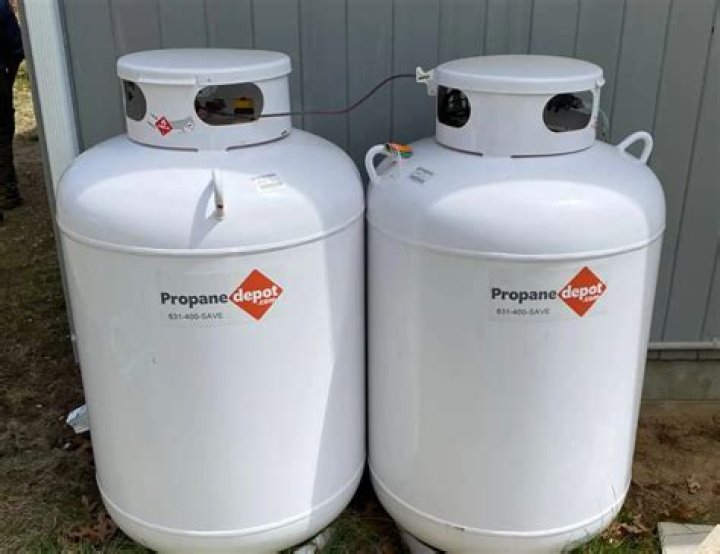 Can you unhook a full propane tank?
