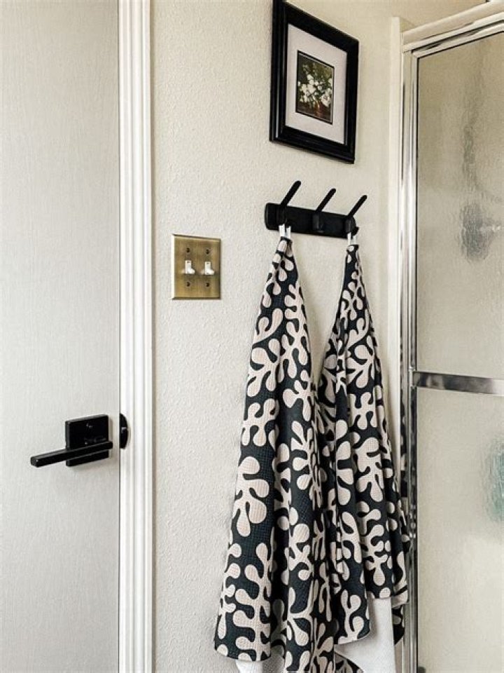 Can you use a robe hook for towels