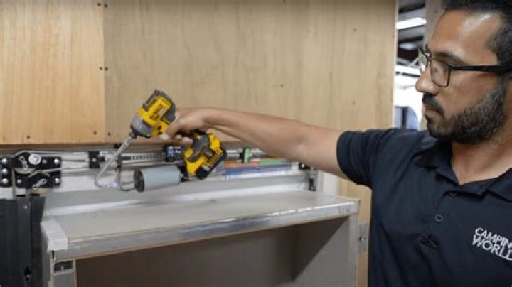 Do campers have to be plugged in to work?