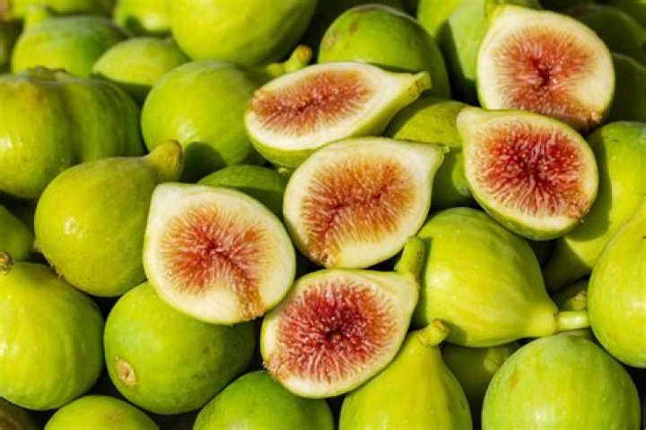 Do dried figs have a lot of fiber