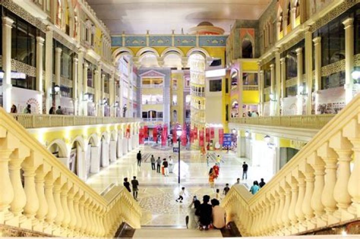 Does Arkansas have a mall?