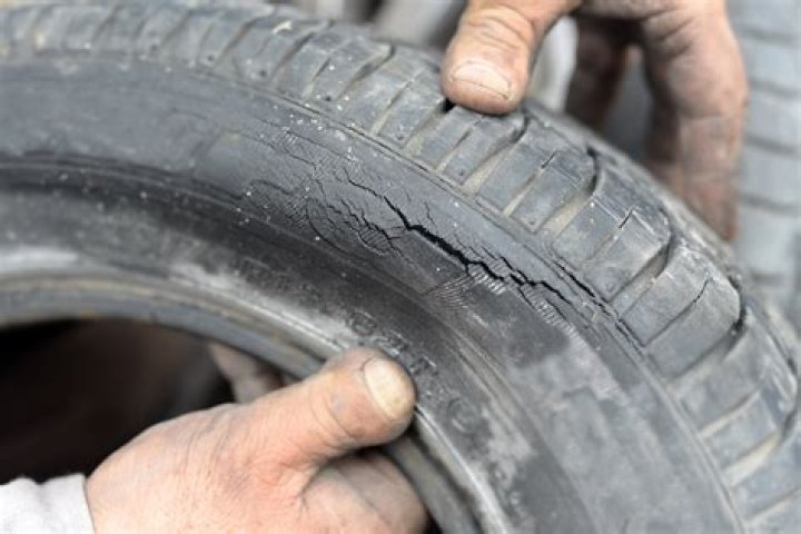 How dangerous are cracking tires