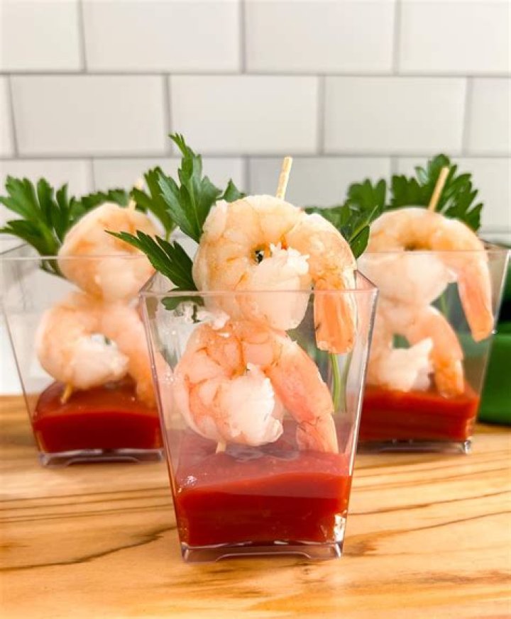 How do you display shrimp for a party
