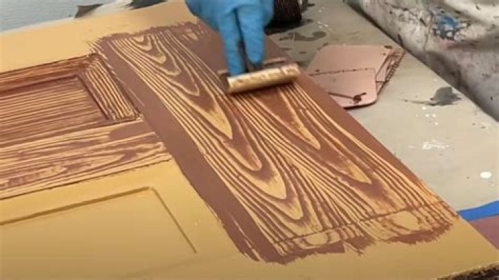 How do you paint wood grain with acrylic paint