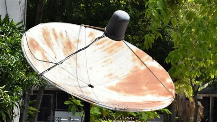 How do you Stow satellite antenna in Winegard?