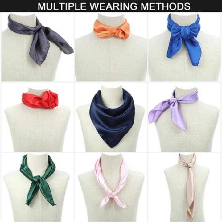 How do you tie a short scarf around your neck?