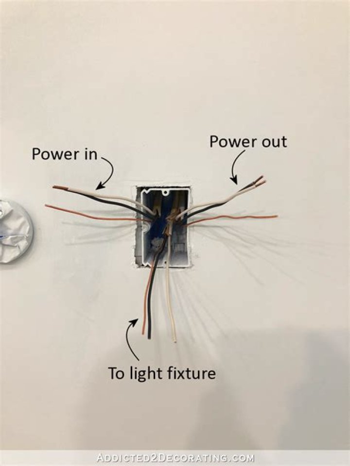 How do you wire a 12 volt ceiling light?
