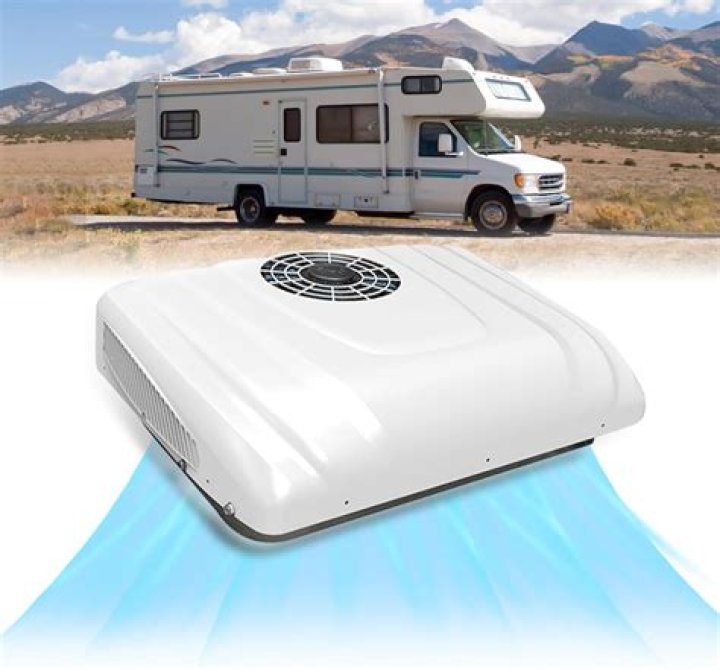 How does a rooftop air conditioner in an RV work?
