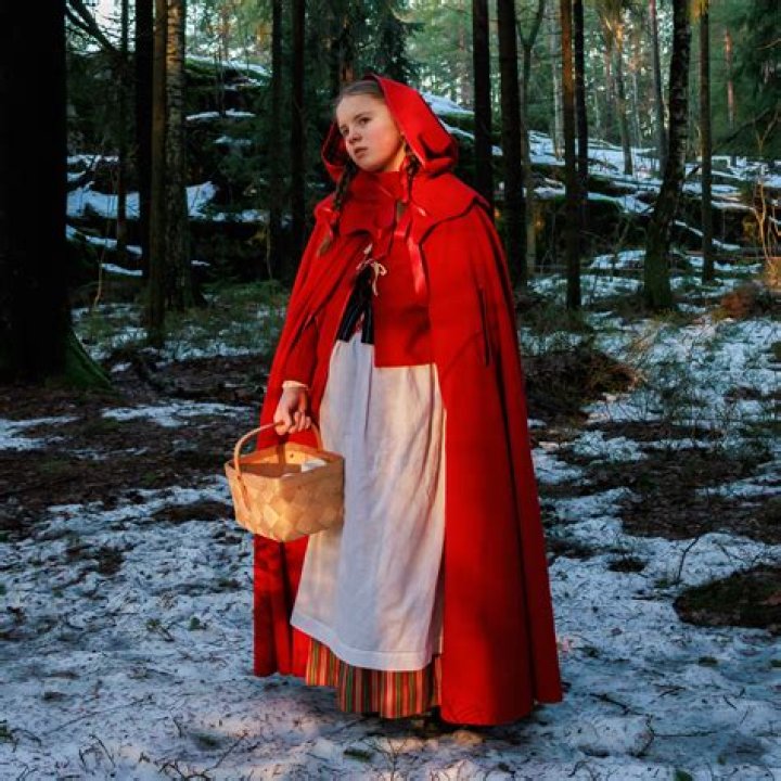 How Does Red Riding Hood Wear Her Hair