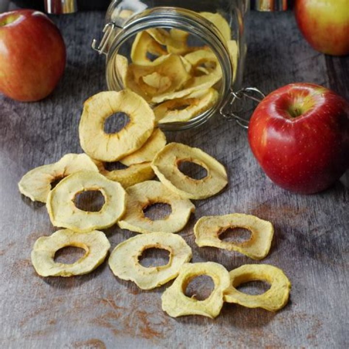 How long do you need to dehydrate apples