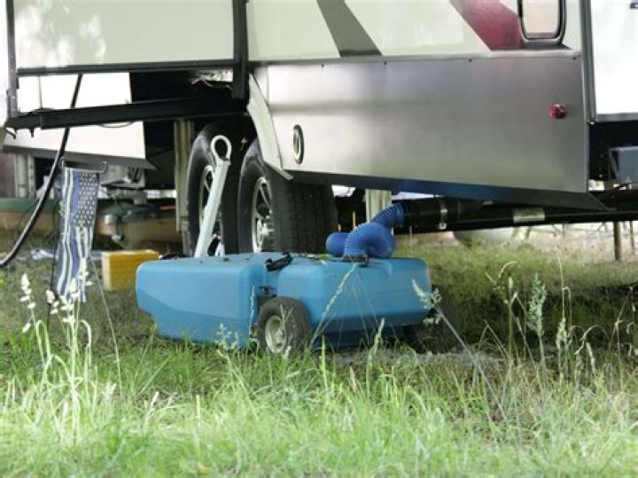 How long does RV waste tank last?