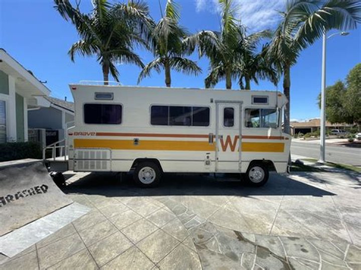 How long is a 1975 Winnebago Brave?