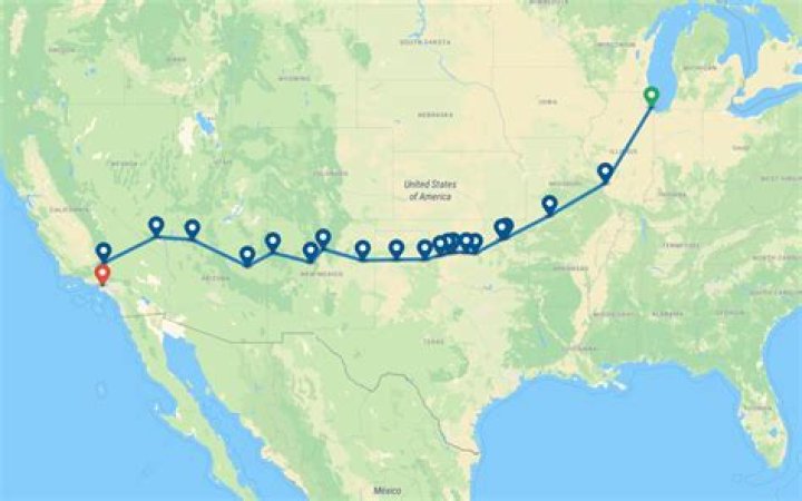 How many hours drive from Chicago to Los Angeles