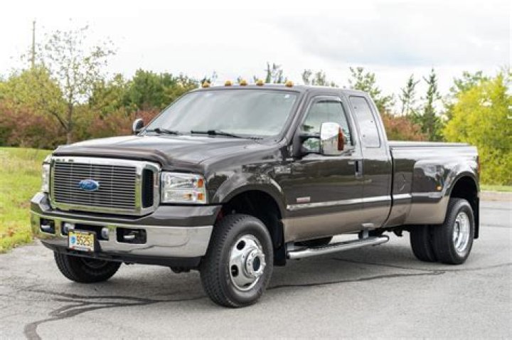 How much can a 2006 F-350 SRW tow?