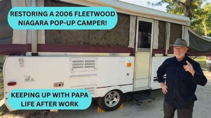 How much does a 2006 Fleetwood Niagara weight?