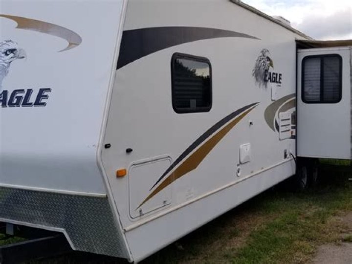 How much does a 2008 Jayco Eagle weigh?