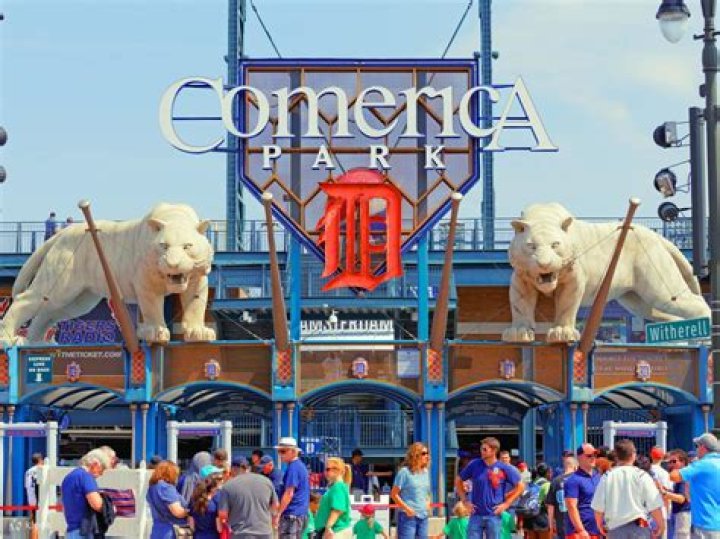 How much does it cost to park at Comerica Park