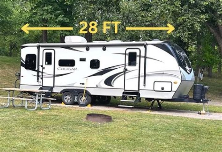 How much does the average 26 foot travel trailer weigh?