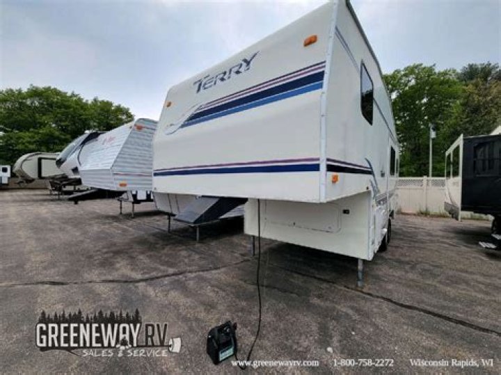How much is a 2002 Fleetwood Terry RV worth?