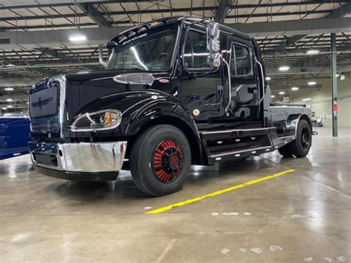 How to contact Freightliner Custom Chassis customer support?