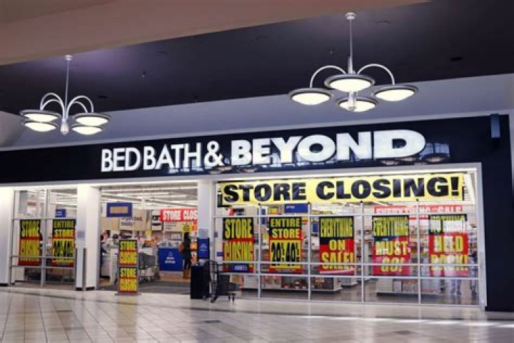 Is Bed Bath and Beyond closing in Canada