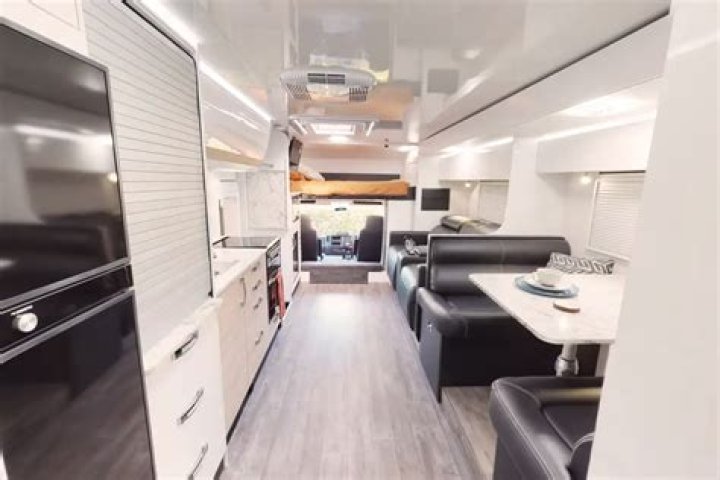 Is the Avida Longreach a self contained RV?