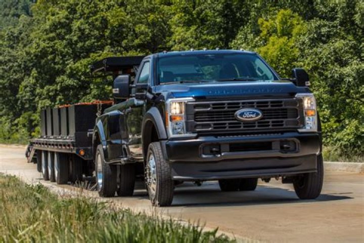 Is the Ford F-450 XLT a heavy duty truck?