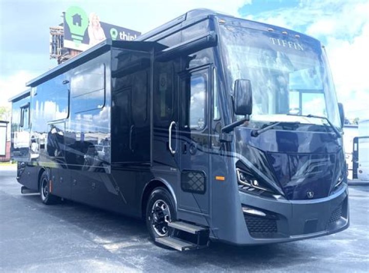 Is the Phaeton 40 IH a diesel motorhome?