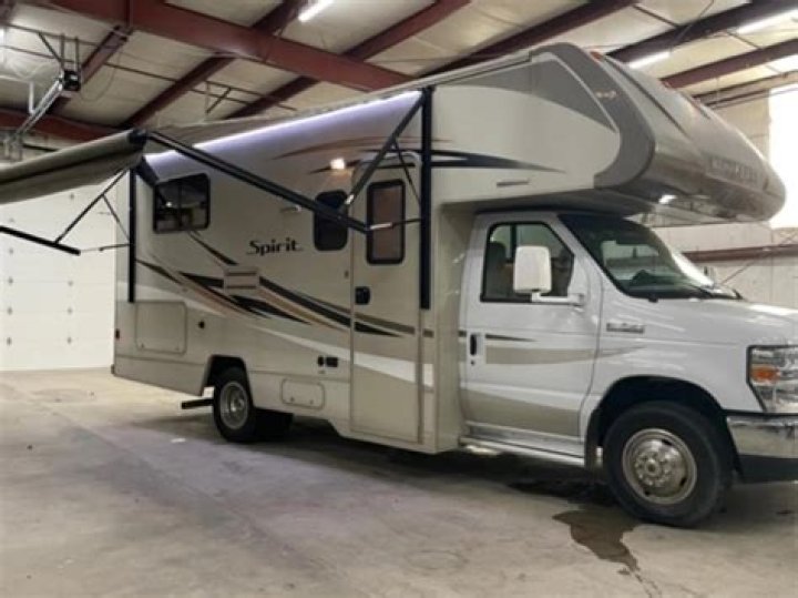 Is there a 2003 Itasca spirit 22R for sale?