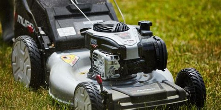 Quick Answer: How Many Hours Should A Riding Lawn Mower Last