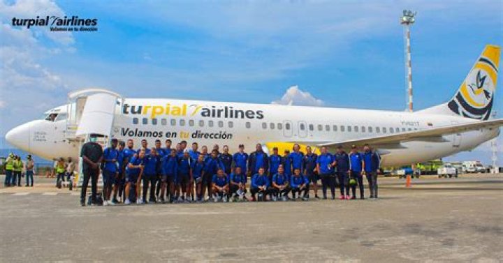 What airlines fly into Queretaro Mexico