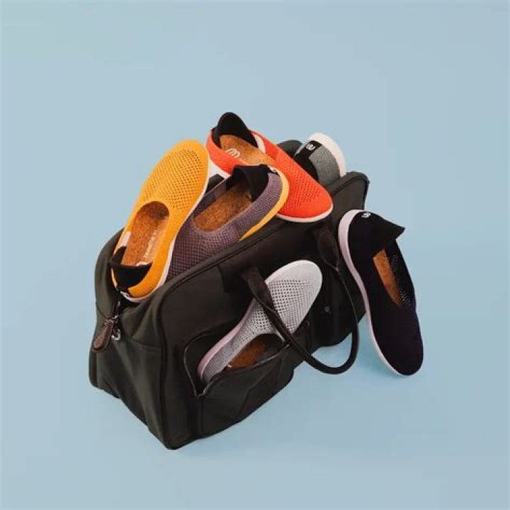 What are Mahabis slippers