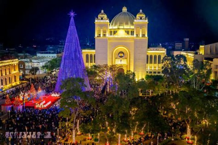 What are some traditions in El Salvador for Christmas?