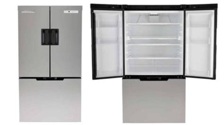 What are the features of the Norcold N641 refrigerator?