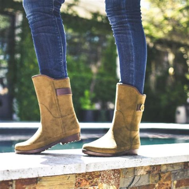 What are the most comfortable rain boots