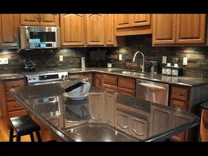 What backsplash goes with dark granite