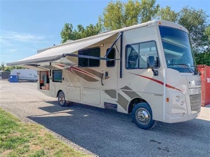 What class is a Winnebago Vista?