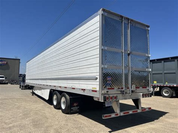 What do you need to know about a reefer trailer?