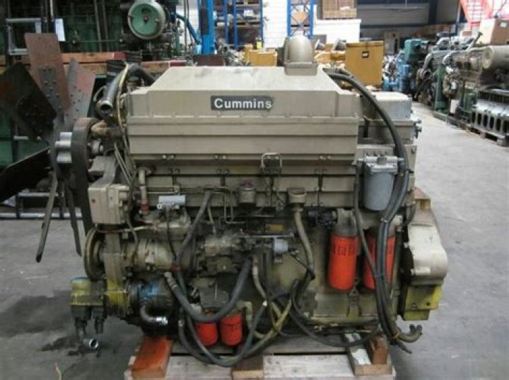 What engine is better Cat or Cummins?