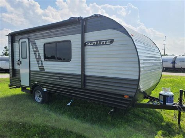 What happened to Livin Lite trailers?