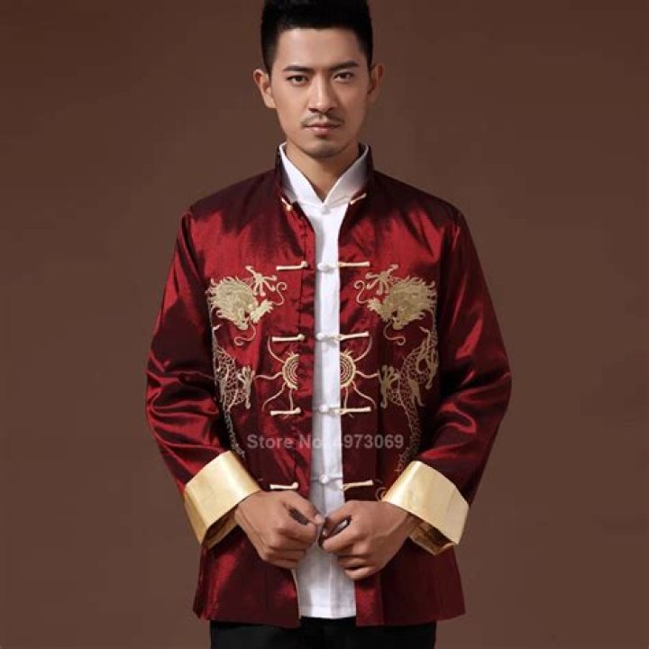 What is Chinese male traditional clothing?