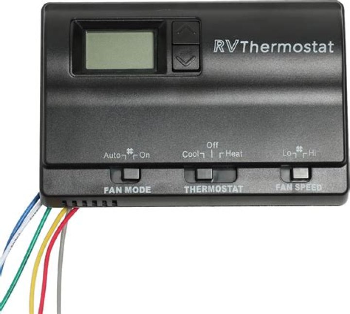 What is the purpose of the heat anticipator used in a mechanical low voltage thermostat