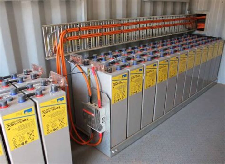 What size battery do I need for my trailer?