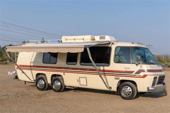 When did GMC stop making the Toronado motorhome?